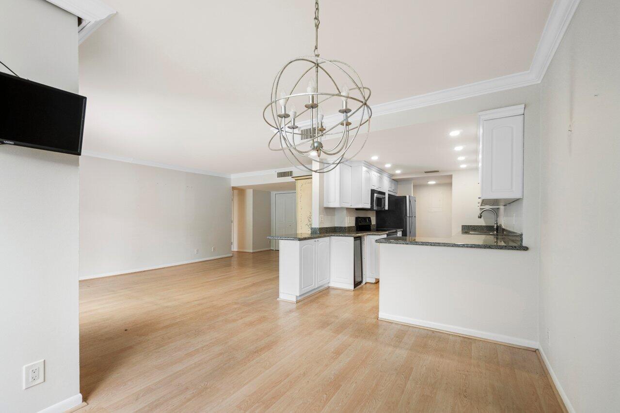 799 Jeffery Street, Unit 312 Boca Raton, FL 33487 - Photo 4 of 33 Dining rm