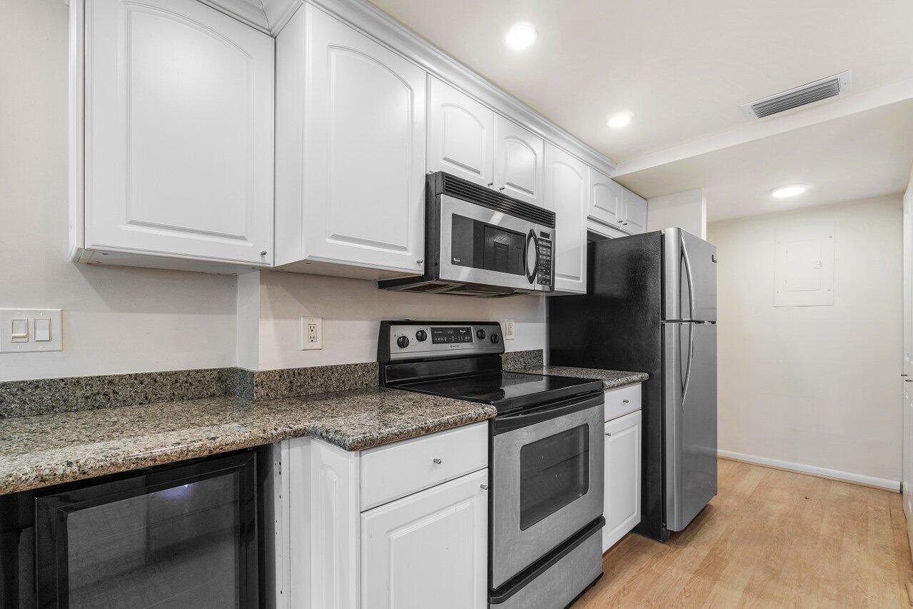 799 Jeffery Street, Unit 312 Boca Raton, FL 33487 - Photo 8 of 33 Kitchen