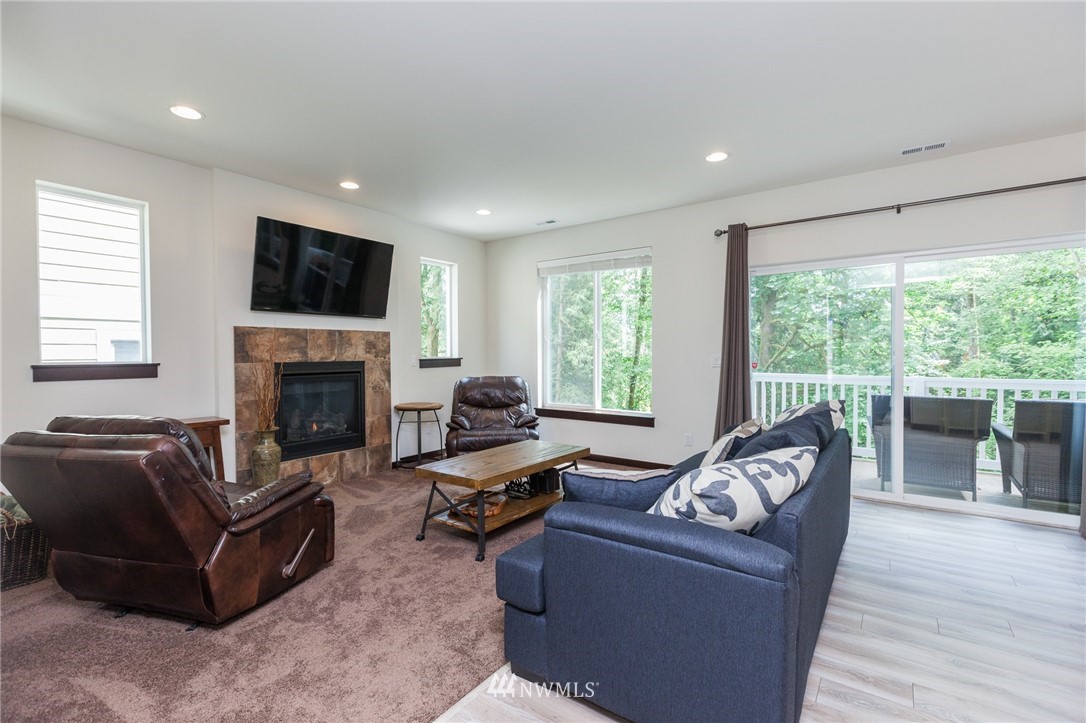 17913 3rd Avenue Southeast Bothell, WA 98012 - Photo 9 of 25