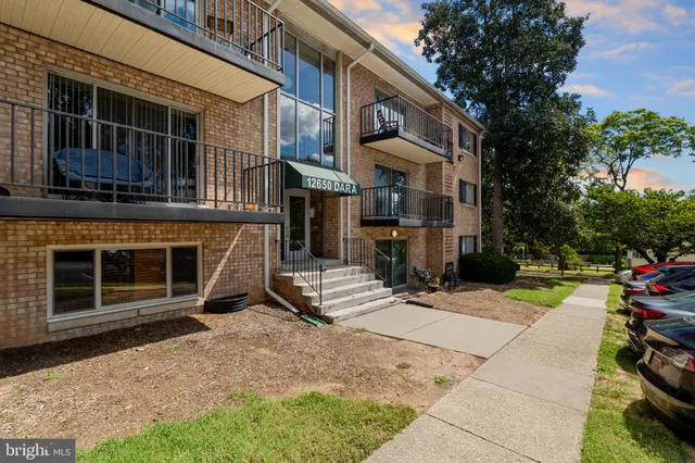 $216,000 | 12650 Dara Drive, Unit T2, Woodbridge, VA 22192