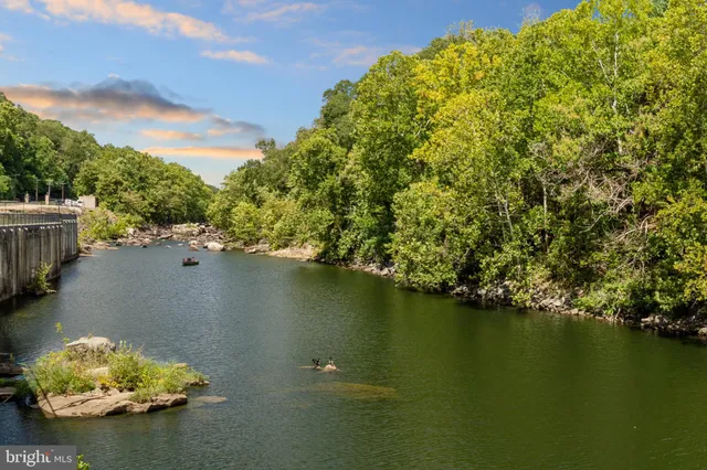 $216,000 | 12650 Dara Drive, Unit T2, Woodbridge, VA 22192