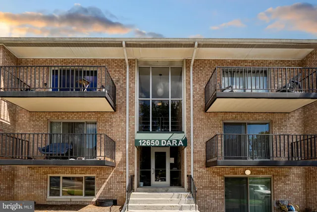 $216,000 | 12650 Dara Drive, Unit T2, Woodbridge, VA 22192