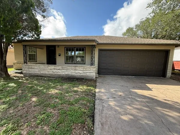 $1,695 | 1005 Grant Place, Corpus Christi, TX 78411