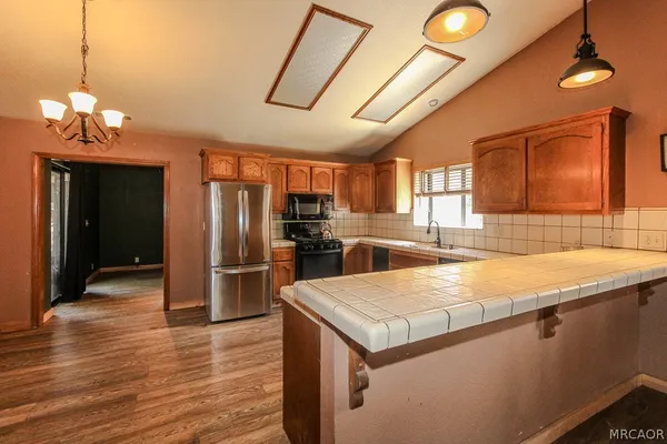 $2,600 | 1064 Pine Lane, Big Bear City, CA 92314