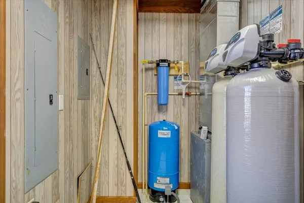 $1,500,000 | 312 Spring Drive, Huddleston, VA 24104