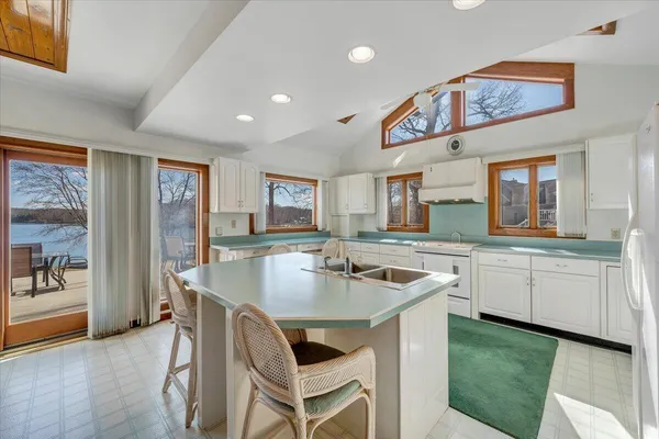 $1,500,000 | 312 Spring Drive, Huddleston, VA 24104