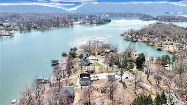 $1,500,000 | 312 Spring Drive, Huddleston, VA 24104