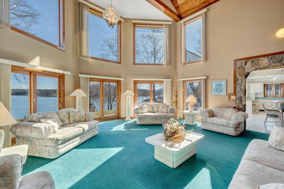 312 Spring Drive Huddleston, VA 24104 - Photo 10 of 103 040-MIB04249