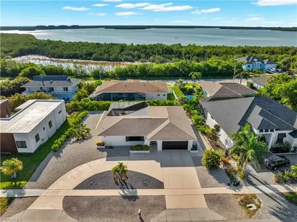 $825,000 | 1781 Dogwood Drive, Marco Island, FL 34145
