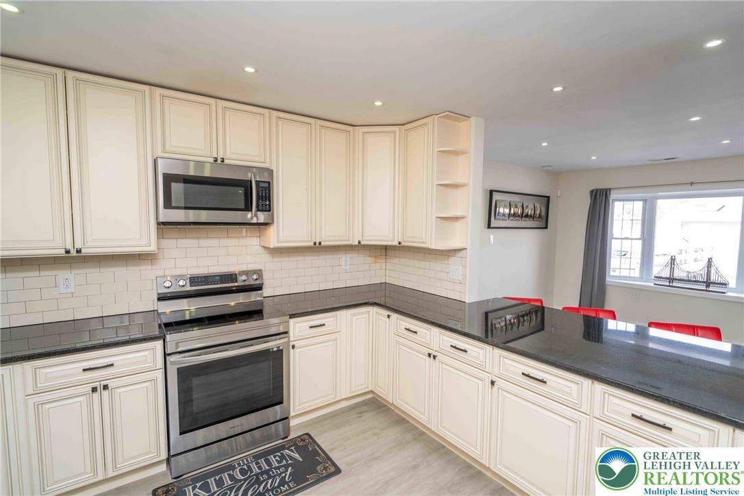 137 Idlewild Road Levittown, PA 19057 - Photo 5 of 36