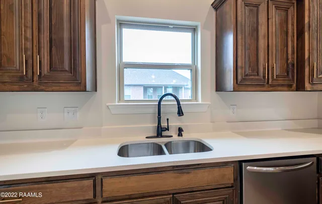 $2,400 | 311 Finnegan Way, Youngsville, LA 70592