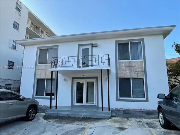 $1,700 | 1000 Biarritz Drive, Unit 3, Miami Beach, FL 33141