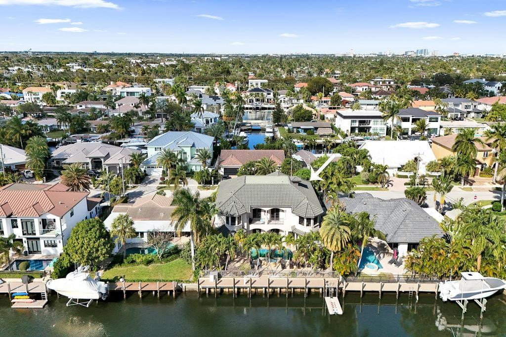 2340 Northeast 47th Street Lighthouse Point, FL 33064 - Photo 8 of 100 Photo 8