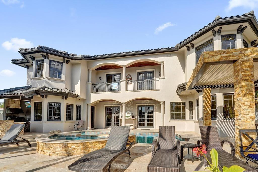 2340 Northeast 47th Street Lighthouse Point, FL 33064 - Photo 10 of 100 Photo 10