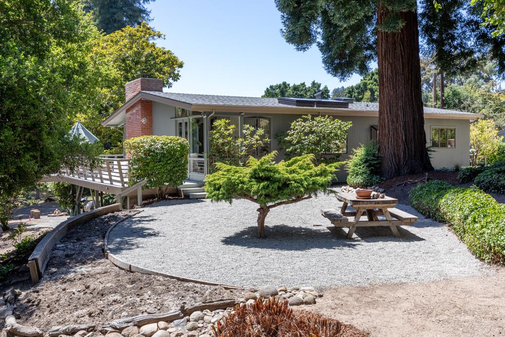 275 Aptos School Road Aptos, CA 95003 - Photo 2 of 45 a view of a garden with plants