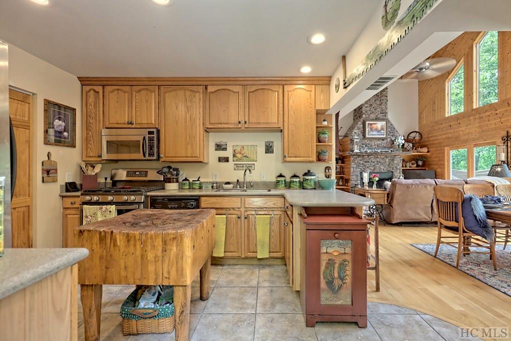 16 Splendor Cove Road Cullowhee, NC 28723 - Photo 5 of 73 Gallery Image 5