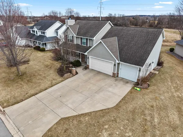 $620,000 | 515 Winding Waters Way, De Pere, WI 54115