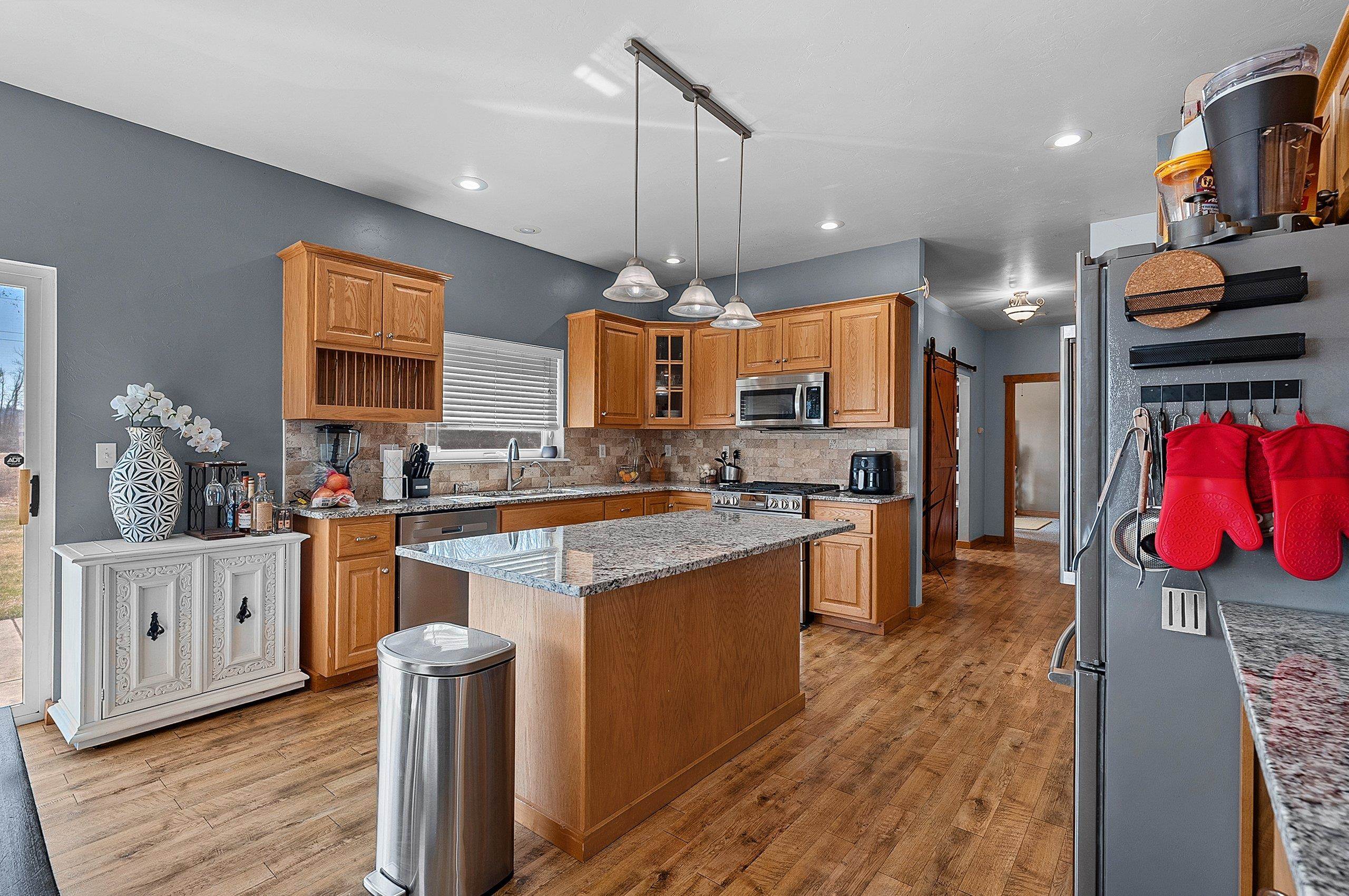 515 Winding Waters Way De Pere, WI 54115 - Photo 8 of 37