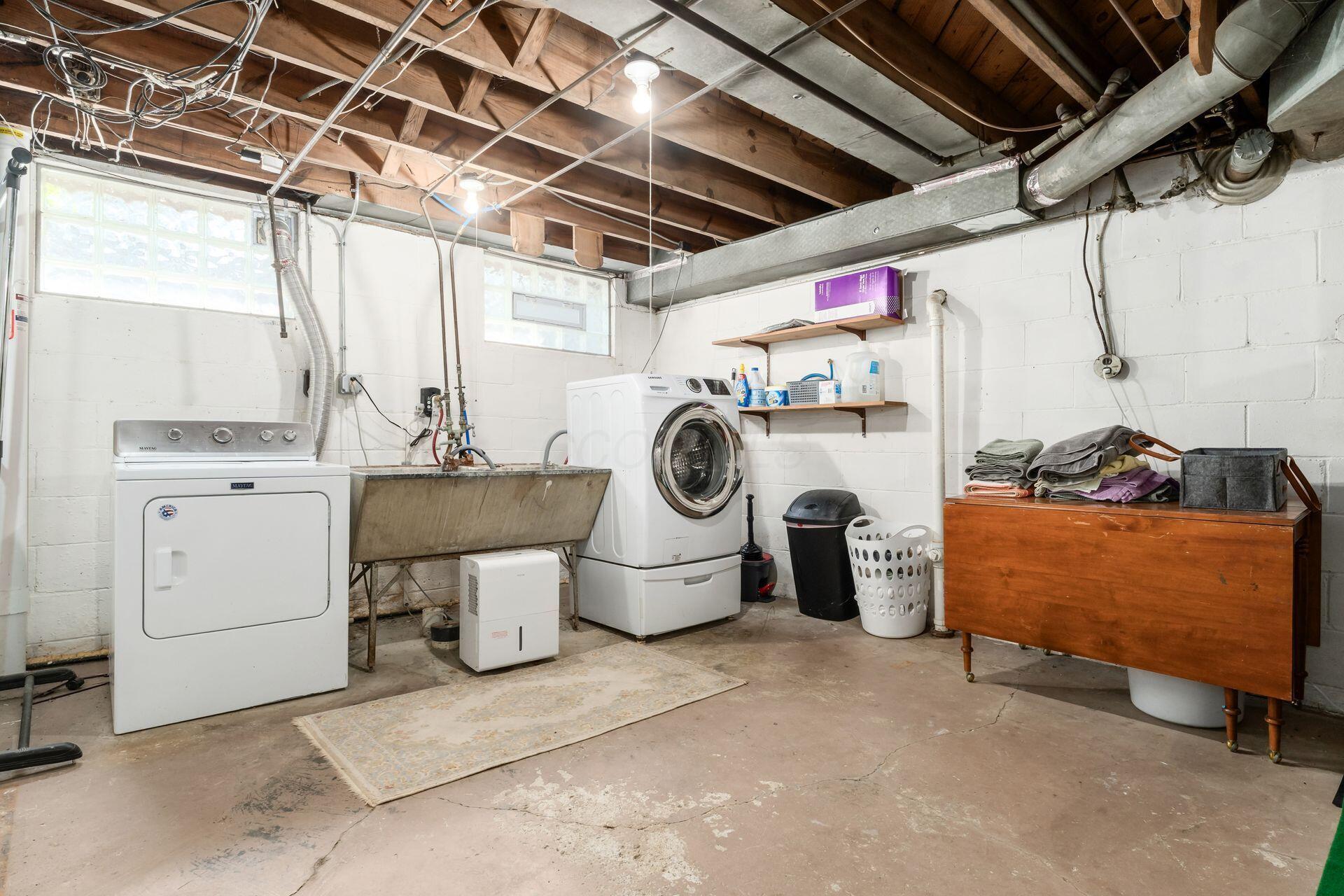 128 South Kellner Road Columbus, OH 43209 - Photo 42 of 53 Laundry