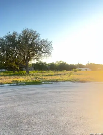 $32,000 | 806 North Filmore Street, Beeville, TX 78102