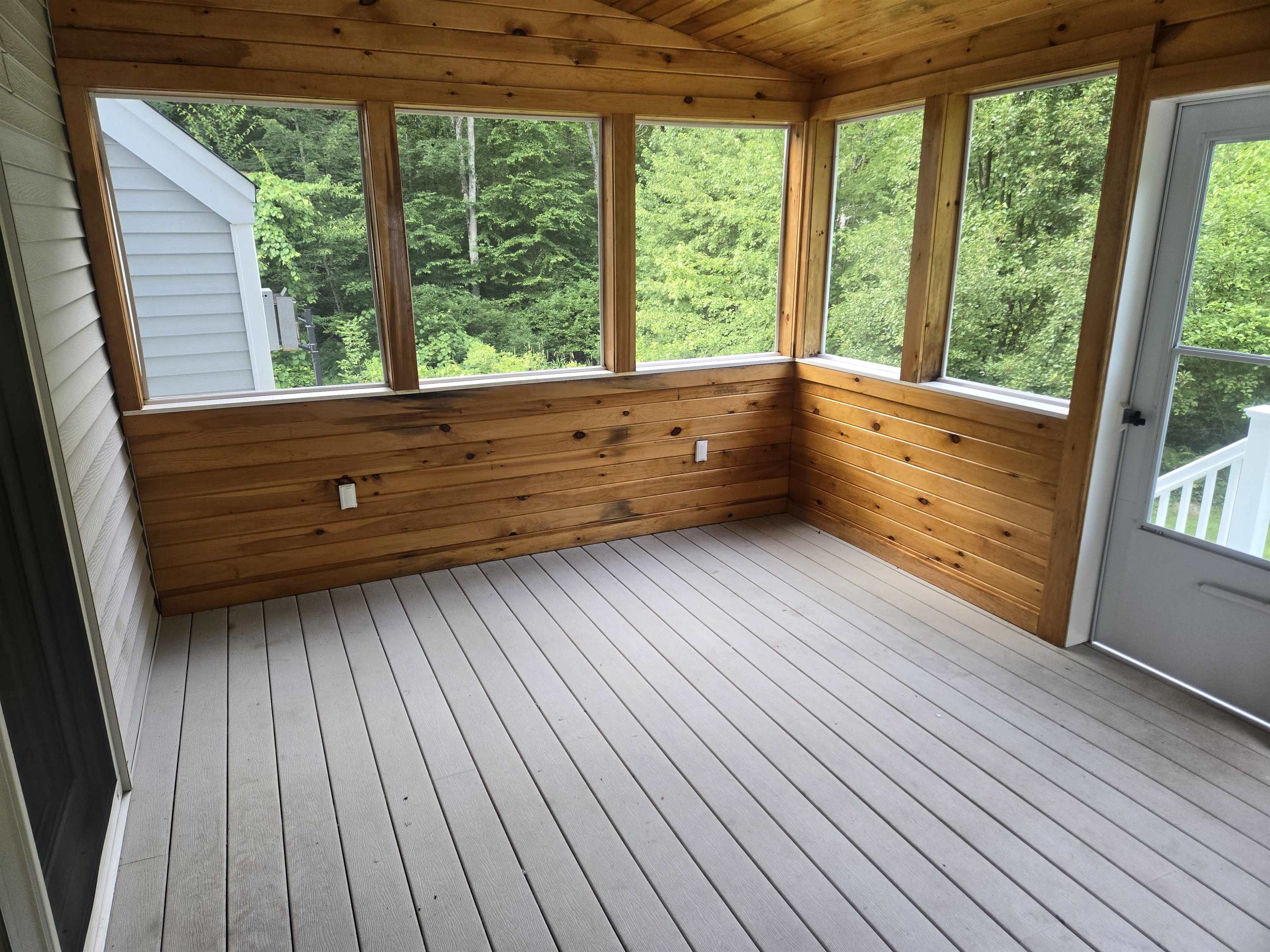 32 Stowell Road Bedford, NH 03110 - Photo 14 of 25