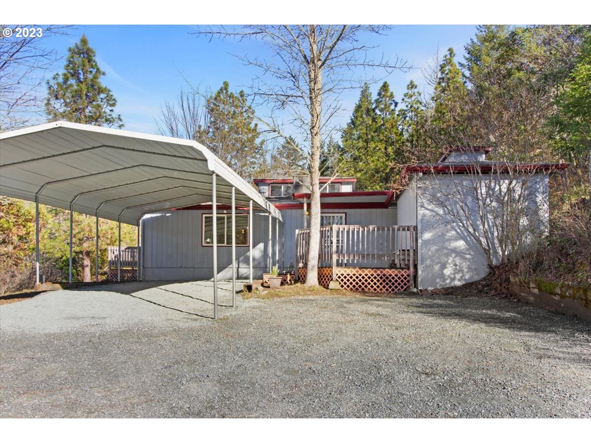 1173 Plumtree Lane, Grants Pass, OR 97526 Compass