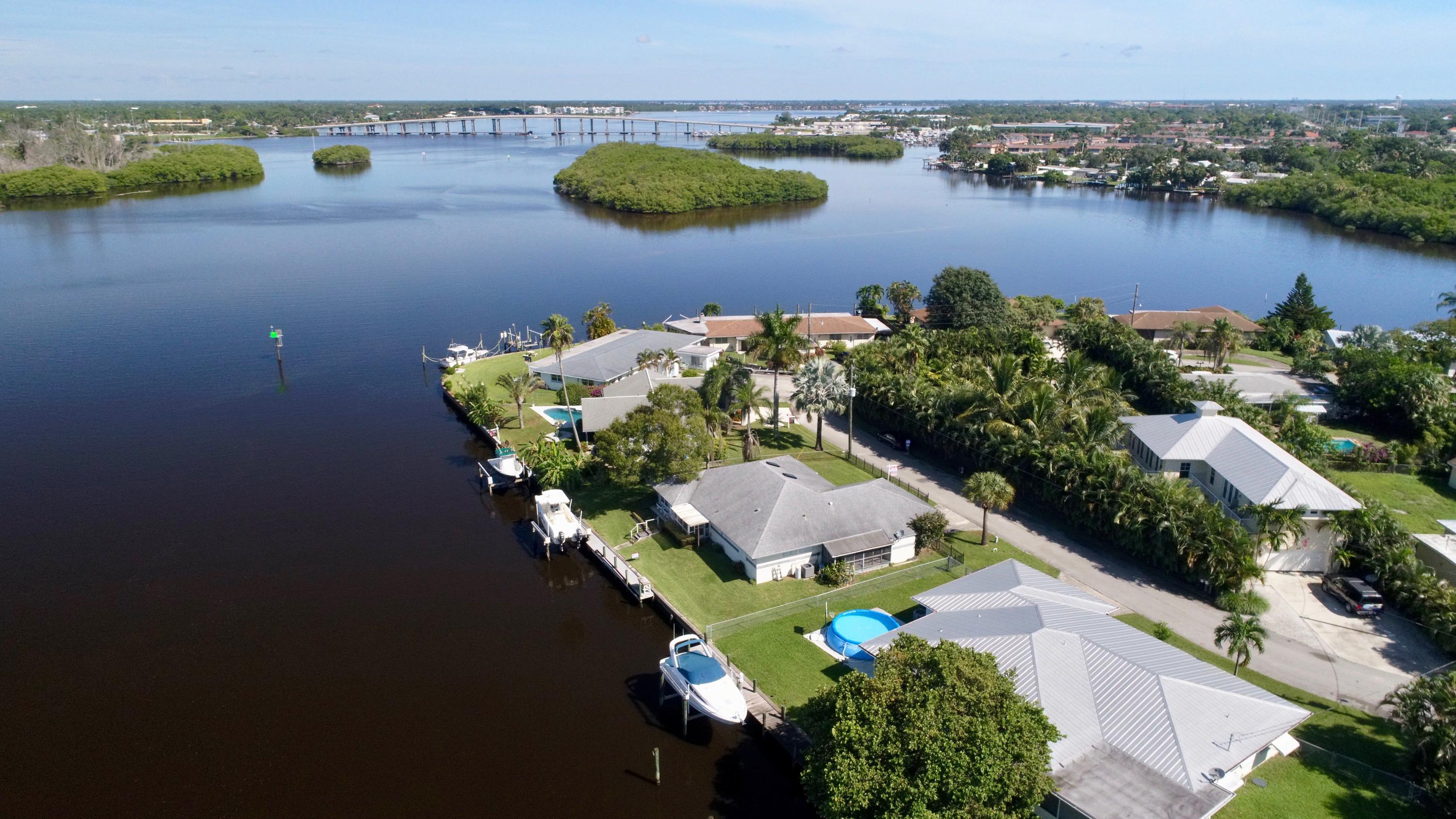 136 Southwest Cabana Point Circle Stuart, FL 34994 - Photo 4 of 25 Aerial