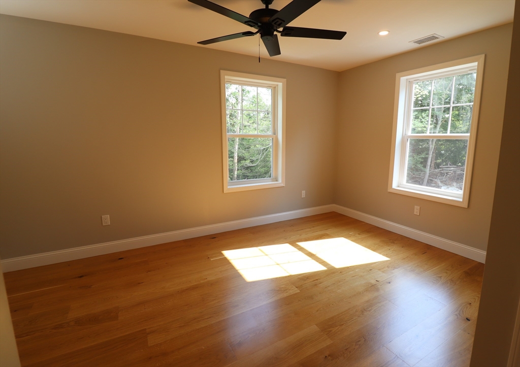 35 Glendale Road, Unit 1 Tiverton, RI 02878 - Photo 19 of 23