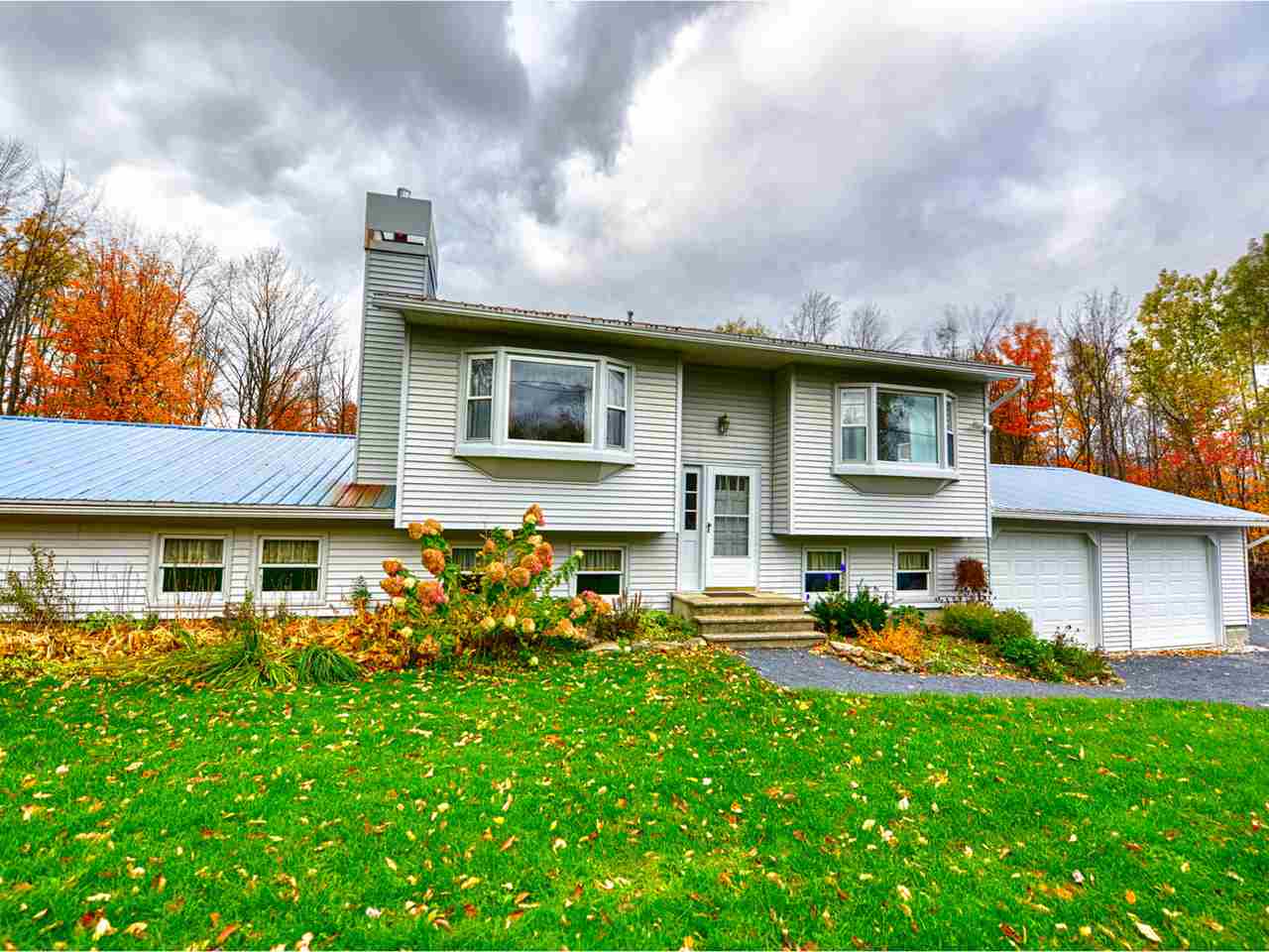 437 Nichols Road Fairfax, VT 05454 - Photo 3 of 36