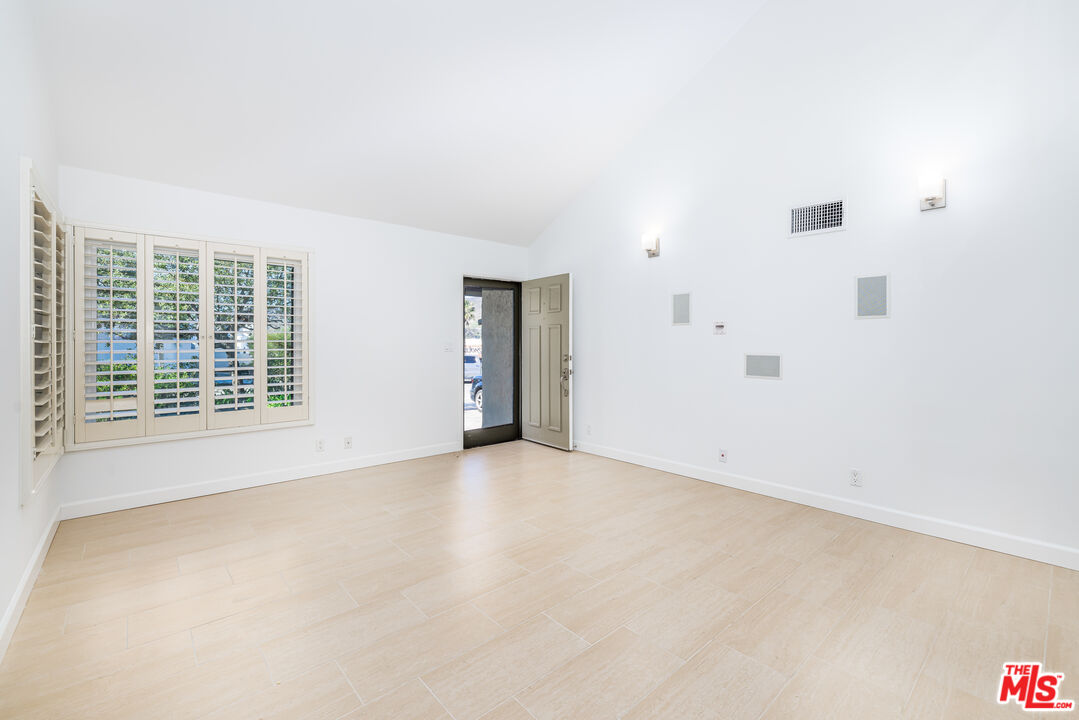 29202 Heathercliff Road Malibu, CA 90265 - Photo 13 of 20 an empty room with windows