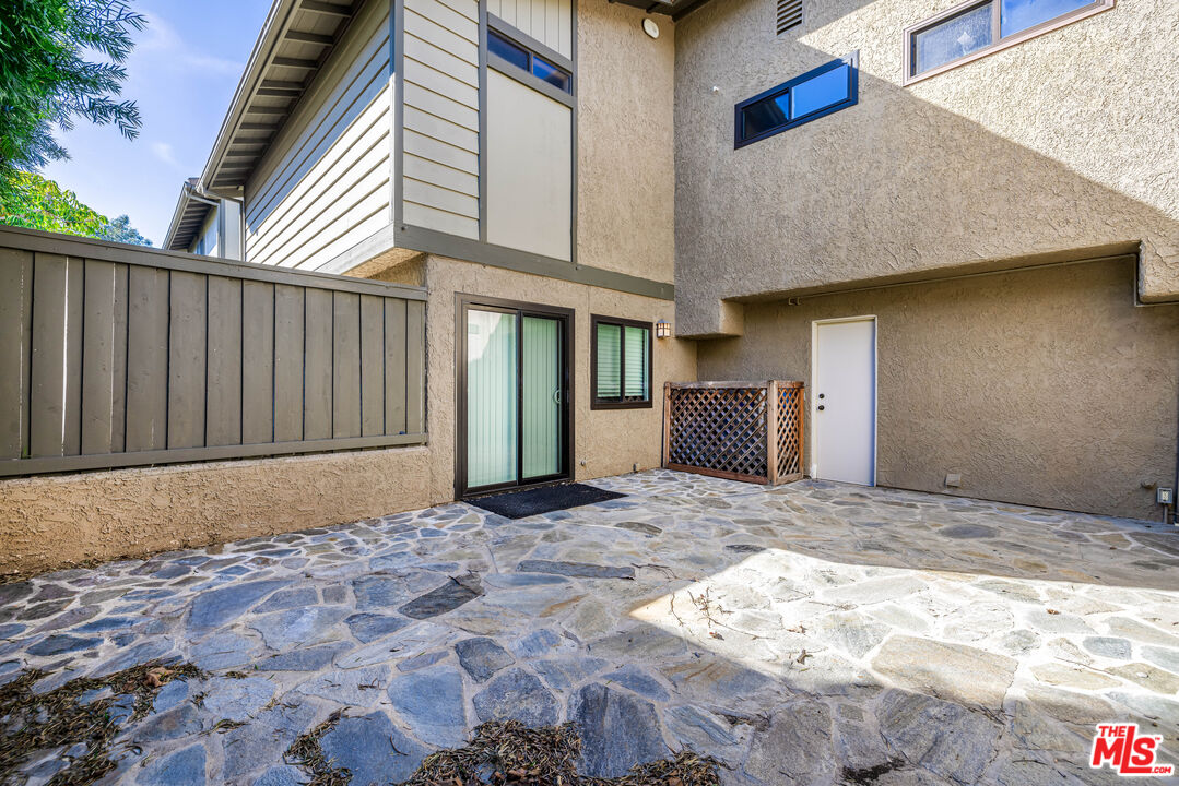 29202 Heathercliff Road Malibu, CA 90265 - Photo 20 of 20 a front view of a house