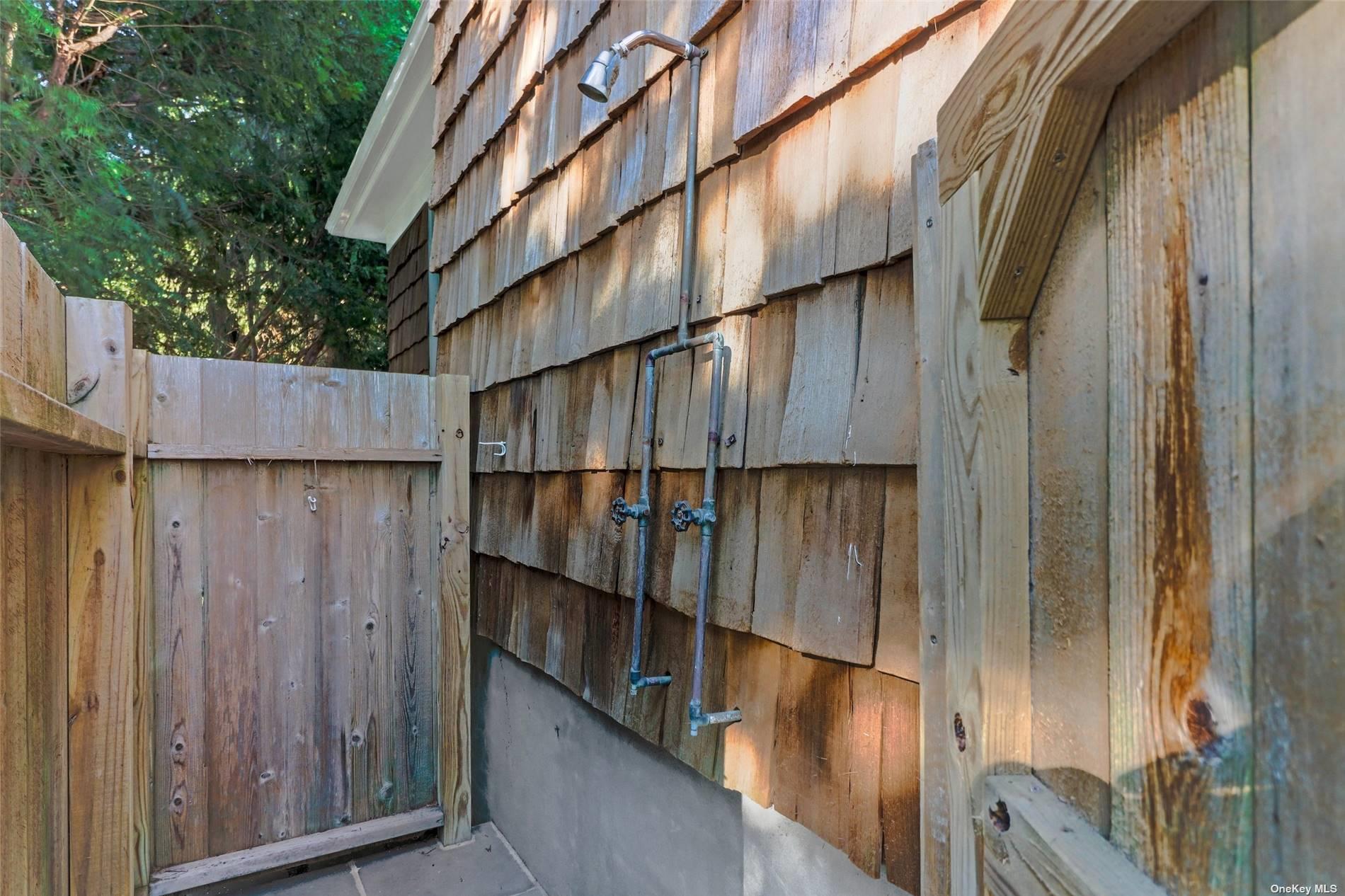 930 West Cove Road Cutchogue, NY 11935 - Photo 27 of 34 a view of front door