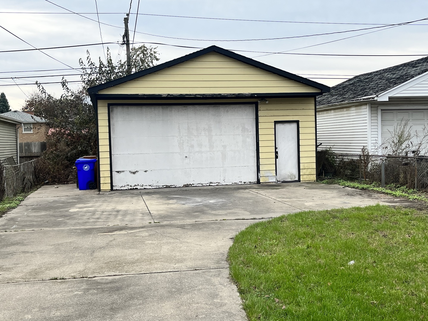 7845 45th Street Lyons, IL 60534 - Photo 29 of 31 a view of a backyard of the house