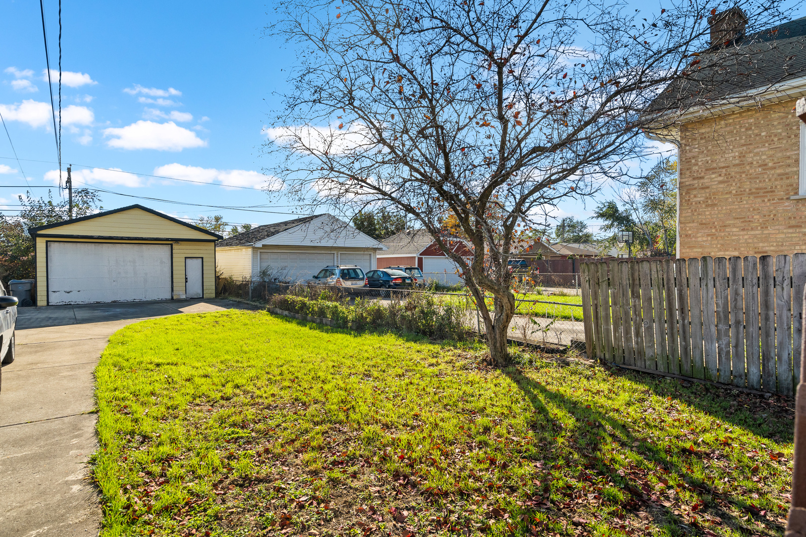 7845 45th Street Lyons, IL 60534 - Photo 31 of 31 a house view with a garden space