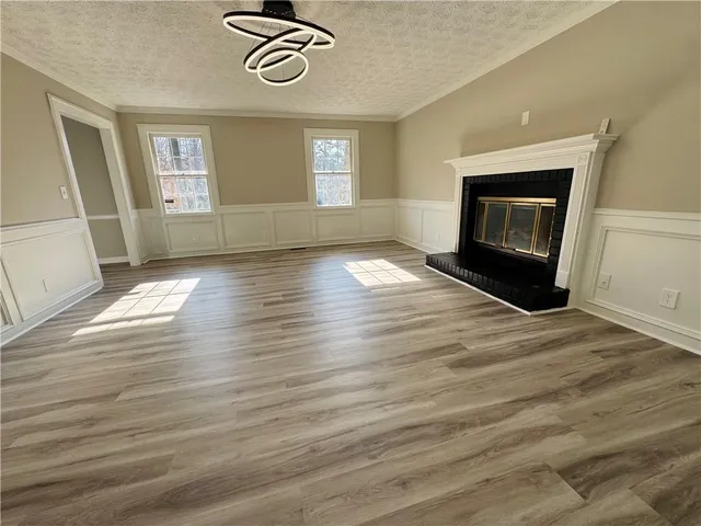 an empty room with a empty space