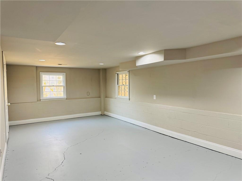 4795 Boxwood Way Northwest Acworth, GA 30102 - Photo 38 of 64 an empty room with windows and closet