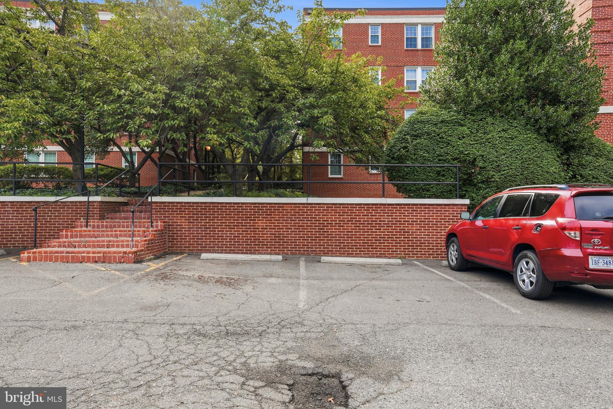 26 South Old Glebe Road, Unit 203B Arlington, VA 22204 - Photo 30 of 30 Gallery Image 30