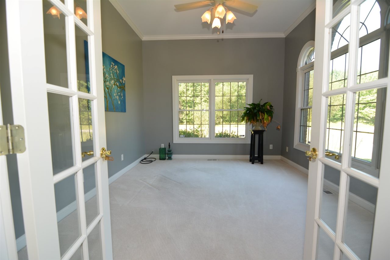 5811 Hunter Road Boonville, IN 47601 - Photo 3 of 36 Gallery Image 3