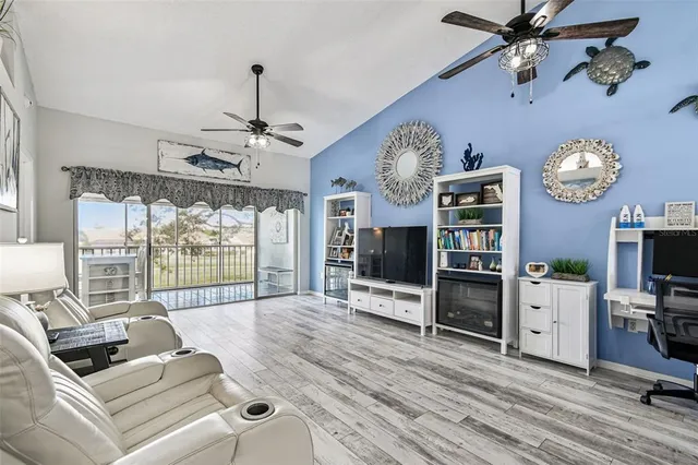 $1,900 | 4210 Caddie Drive East, Unit 202, Bradenton, FL 34203