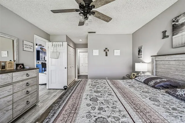 $1,900 | 4210 Caddie Drive East, Unit 202, Bradenton, FL 34203