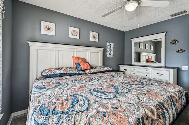 $1,900 | 4210 Caddie Drive East, Unit 202, Bradenton, FL 34203