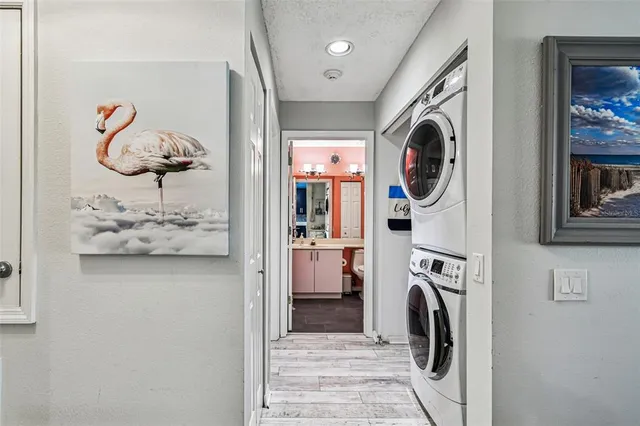 $1,900 | 4210 Caddie Drive East, Unit 202, Bradenton, FL 34203