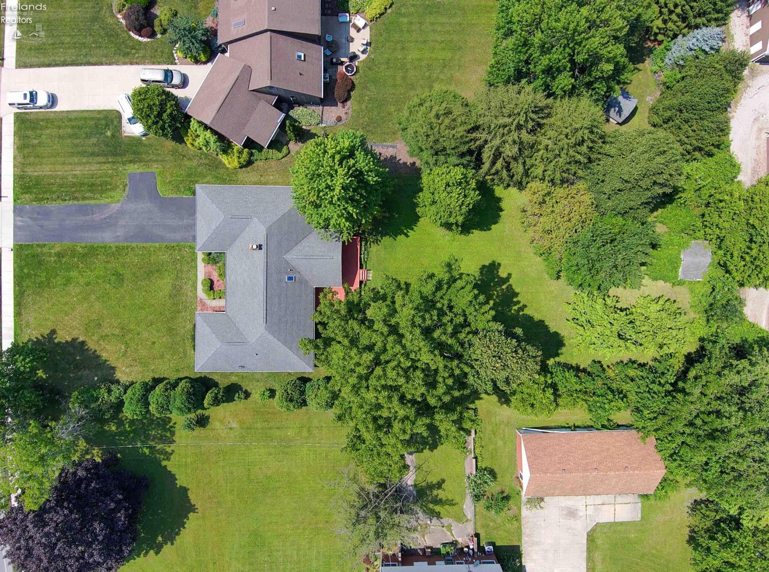 1417 East Strub Road Sandusky, OH 44870 - Photo 5 of 78 Gallery Image 5