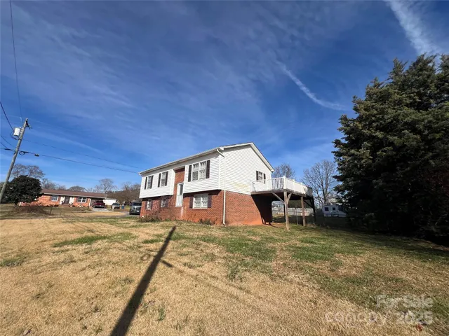 $219,900 | 1182 Village Circle, Hickory, NC 28602