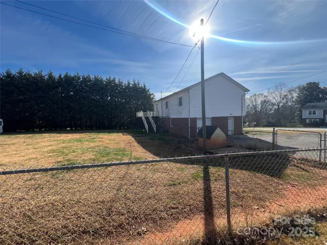 $219,900 | 1182 Village Circle, Hickory, NC 28602