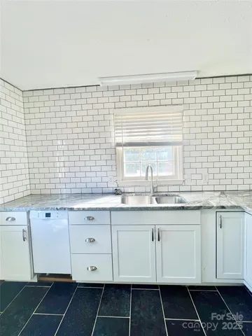 $219,900 | 1182 Village Circle, Hickory, NC 28602