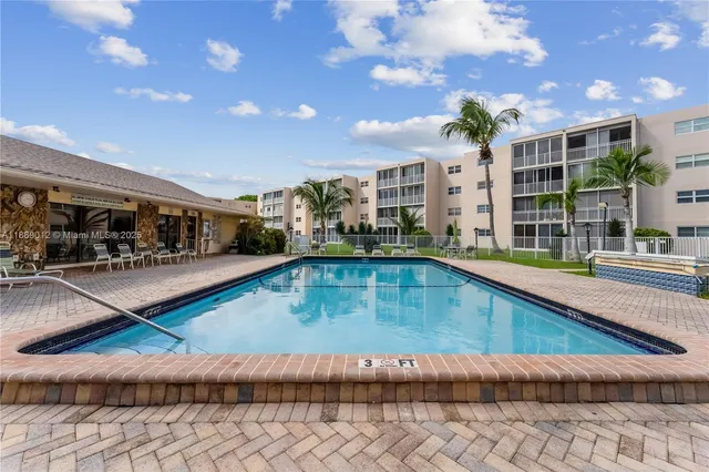 $169,000 | 206 Southeast 10th Street, Unit 303, Dania Beach, FL 33004