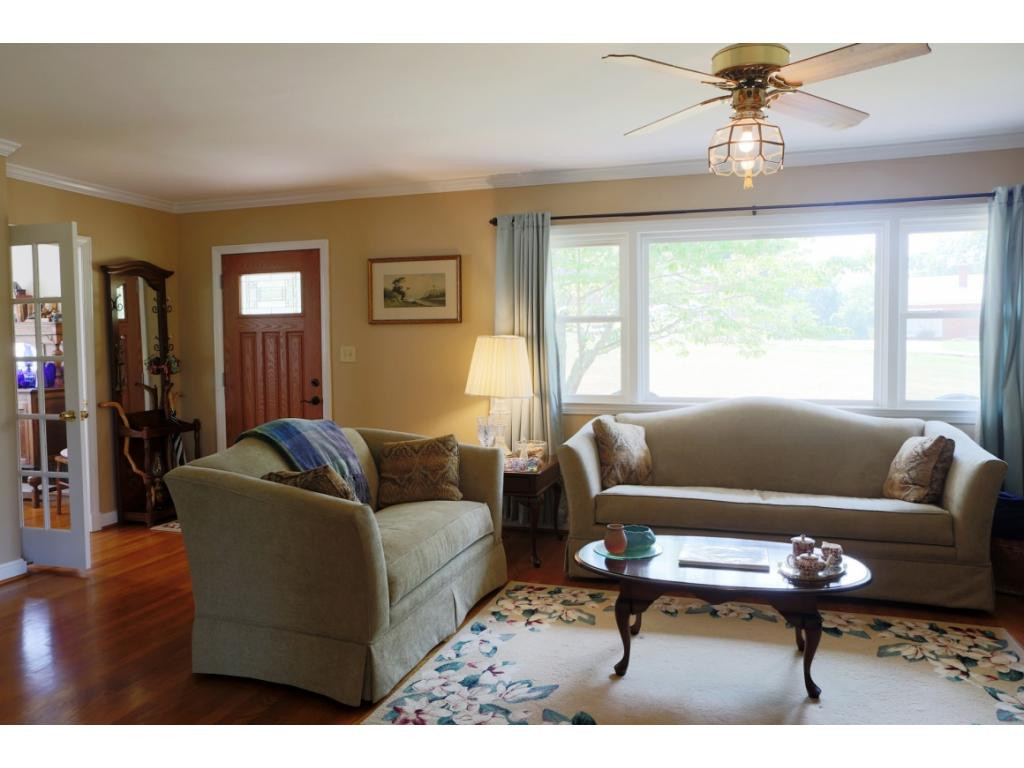 1403 Ridgecrest Road Johnson City, TN 37604 - Photo 18 of 36 Photo 18