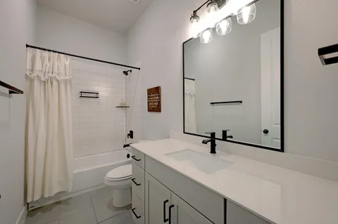 $699,000 | 237 Moonlit Stream Pass, Dripping Springs, TX 78620