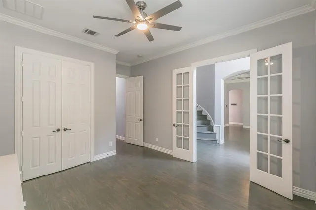 a view of livingroom with hardwood floor and ceiling fan